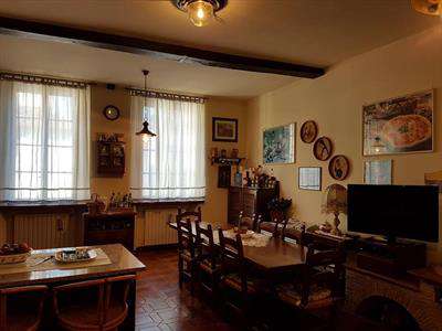 Foto Appartamento in Vendita, pi� di 6 Locali, 2 Camere, 200 mq (CAMA