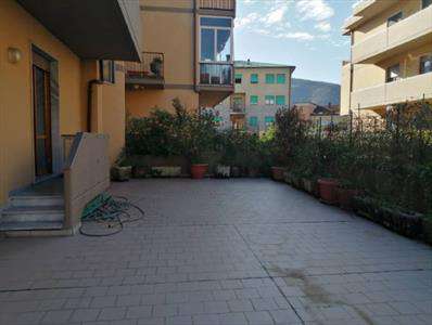 Foto Appartamento in Vendita, pi� di 6 Locali, 3 Camere, 105 mq (PODE