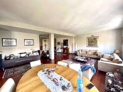 Foto Appartamento in Vendita, pi� di 6 Locali, 3 Camere, 260 mq (COSE