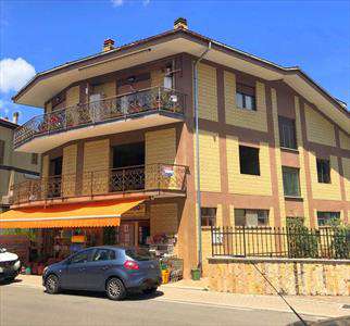 Foto Appartamento in Vendita, pi� di 6 Locali, 5 Camere, 200 mq (FONT