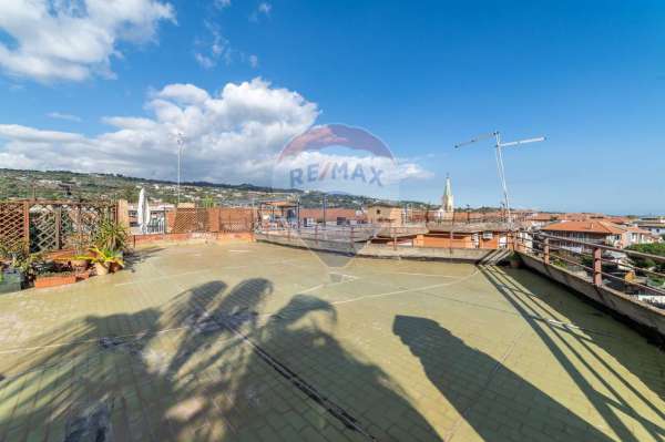 Foto Appartamento in vendita a Aci Castello