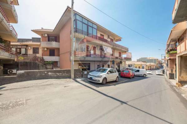 Foto Appartamento in vendita a Aci Castello