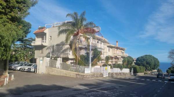 Foto Appartamento in vendita a Aci Castello