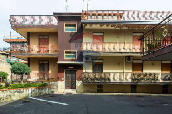 Foto Appartamento in vendita a Aci Catena, Aci San Filippo
