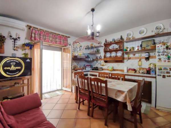 Foto Appartamento in vendita a Aci Catena