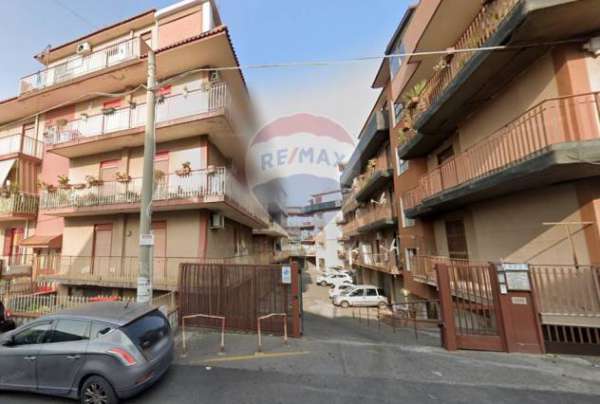 Foto Appartamento in vendita a Aci Catena