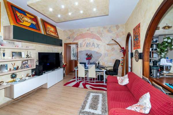 Foto Appartamento in vendita a Aci Catena
