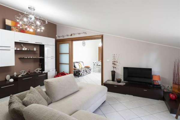 Foto Appartamento in vendita a Aci Catena
