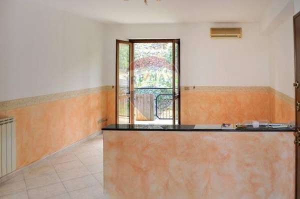 Foto Appartamento in vendita a Aci Catena