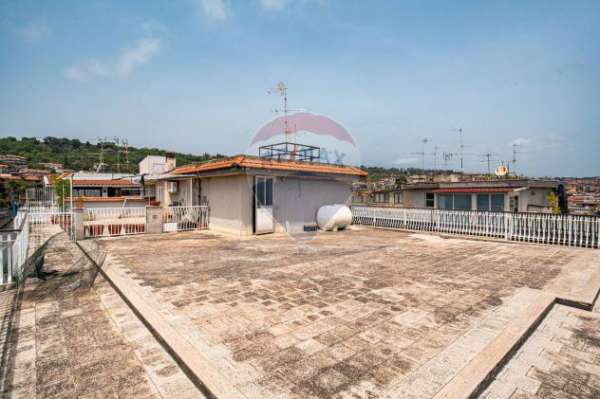Foto Appartamento in vendita a Aci Catena