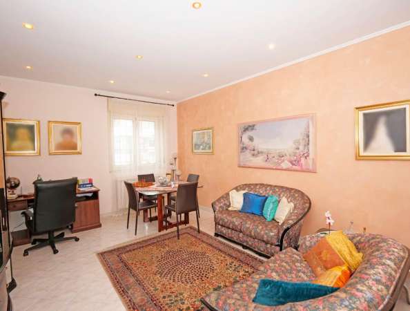 Foto Appartamento in vendita a Aci Catena