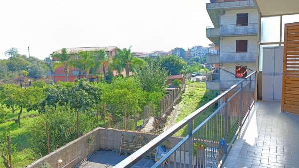 Foto Appartamento in vendita a Aci Catena