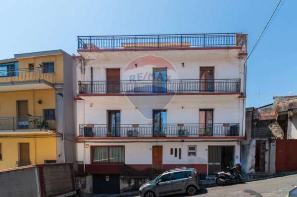 Foto Appartamento in vendita a Aci Catena