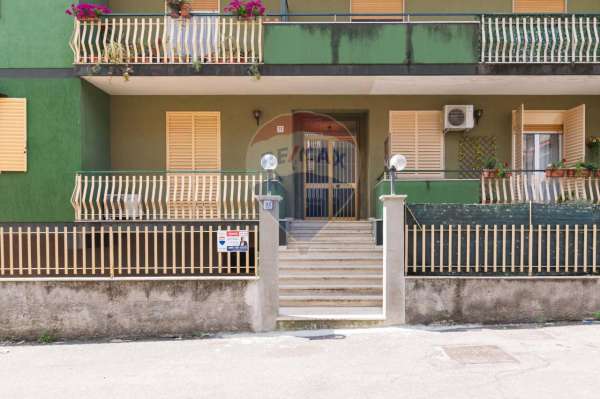 Foto Appartamento in vendita a Aci Catena