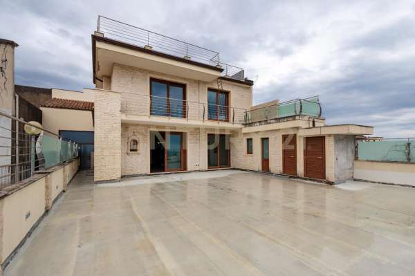 Foto Appartamento in vendita a Acireale