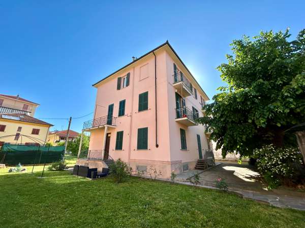 Foto Appartamento in vendita a Acqui Terme