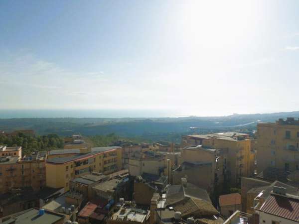 Foto Appartamento in vendita a Agrigento