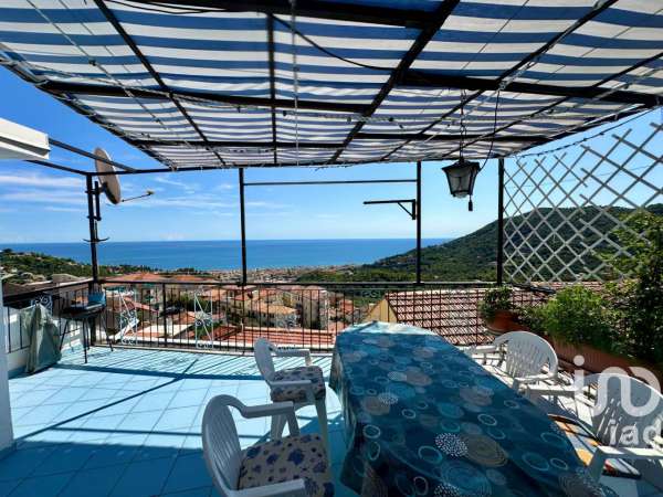 Foto Appartamento in vendita a Alassio