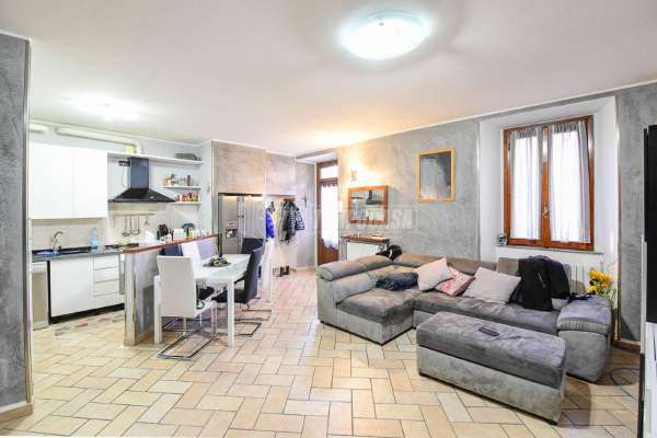 Foto Appartamento in vendita a Albavilla