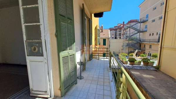Foto Appartamento in vendita a Albenga