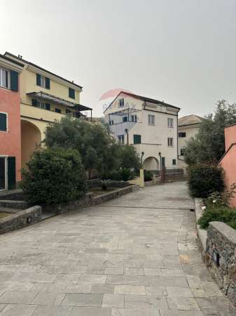 Foto Appartamento in vendita a Albisola Superiore