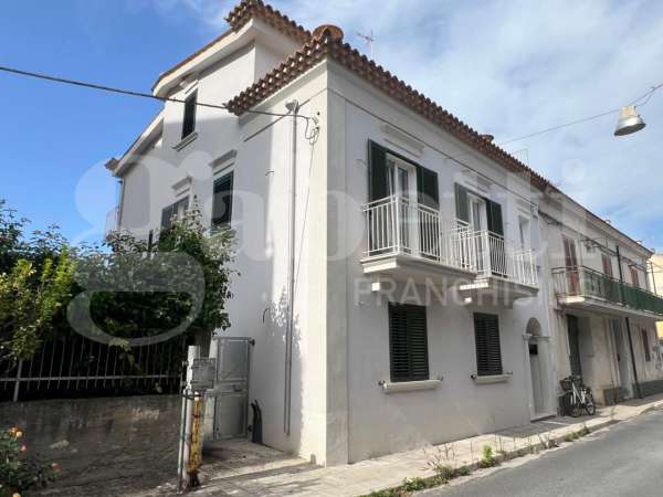 Foto Appartamento in vendita a Amantea