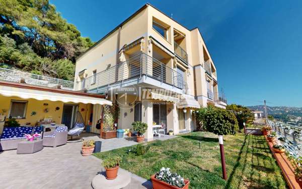 Foto Appartamento in vendita a Andora
