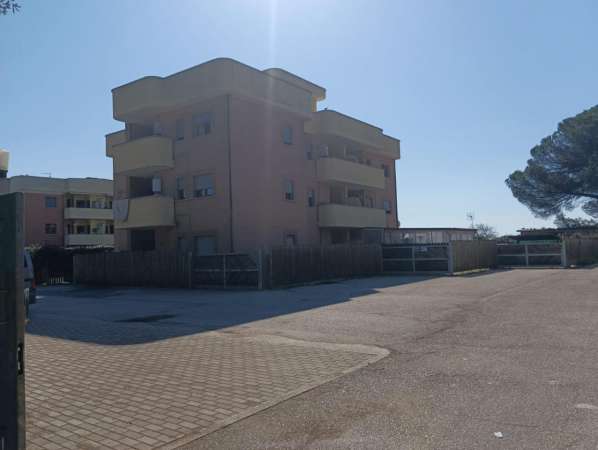 Foto Appartamento in vendita a Aprilia