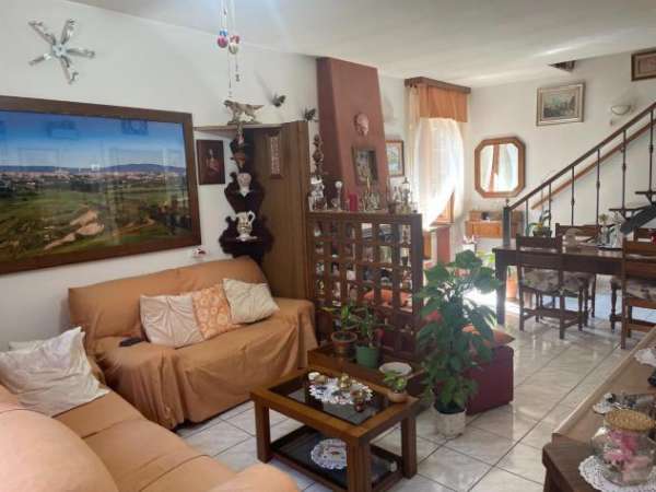 Foto Appartamento in vendita a Asciano 180 mq  Rif: 988456
