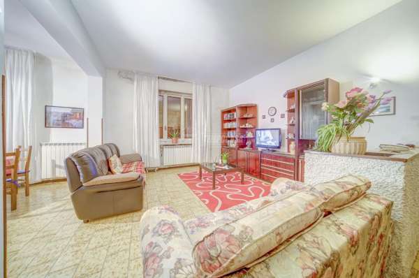 Foto Appartamento in vendita a Azzate