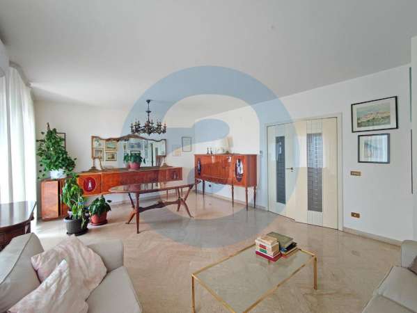 Foto Appartamento in vendita a Bari