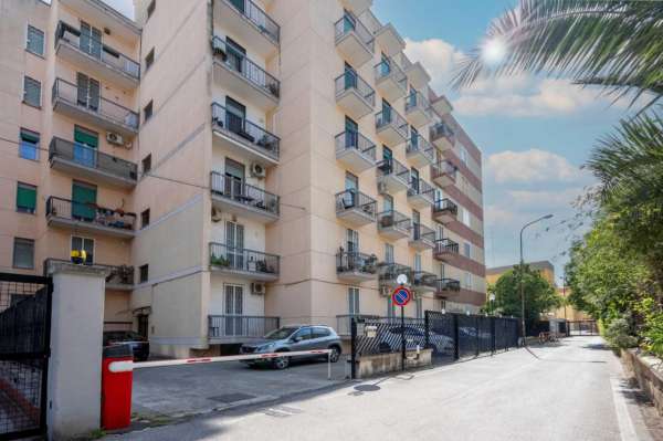 Foto Appartamento in vendita a Bari