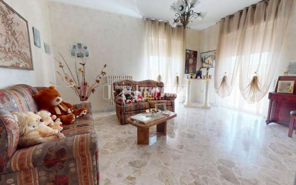 Foto Appartamento in vendita a Bari