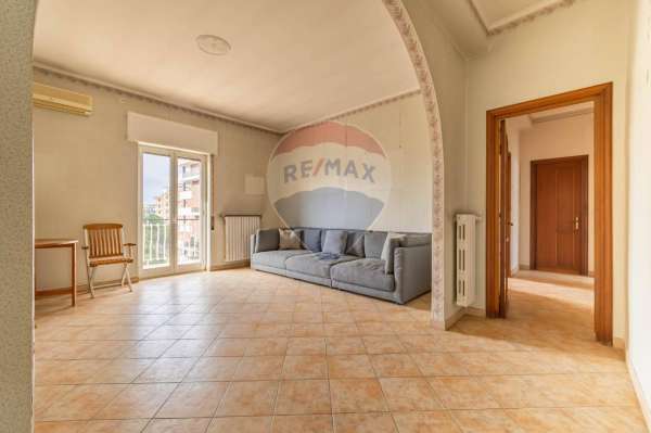 Foto Appartamento in vendita a Bari