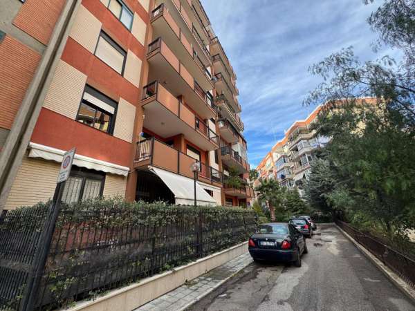 Foto Appartamento in vendita a Bari