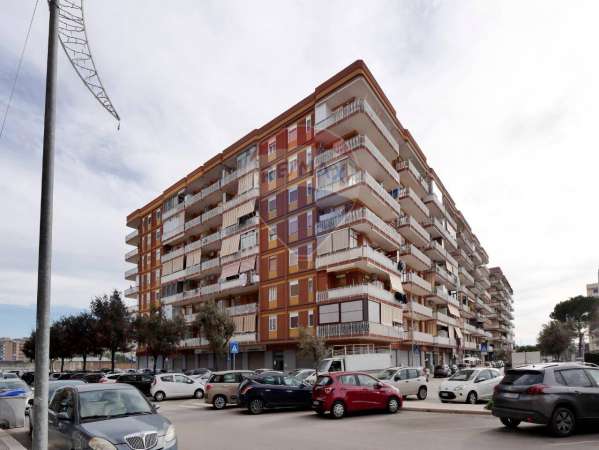 Foto Appartamento in vendita a Bari