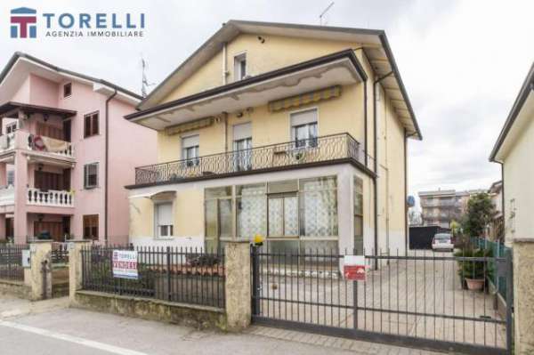 Foto Appartamento in vendita a Bellaria-Igea Marina - 5 locali 100mq