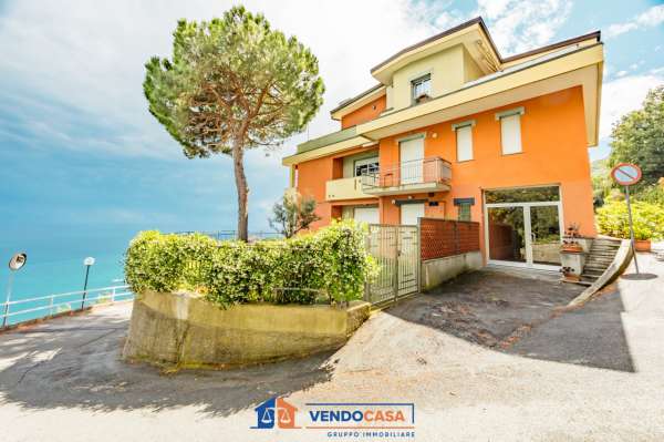 Foto Appartamento in vendita a Bergeggi