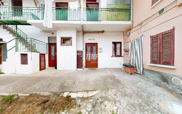 Foto Appartamento in vendita a Besana In Brianza