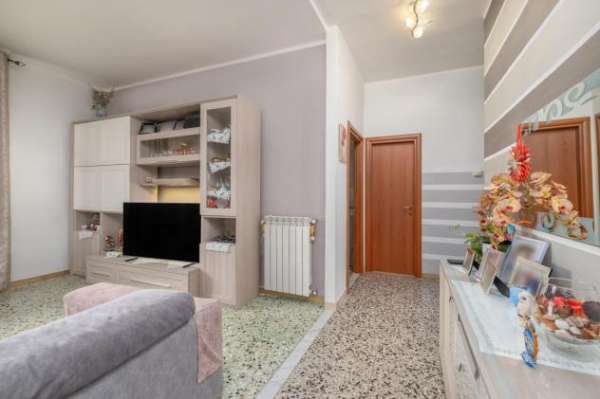 Foto Appartamento in vendita a Bientina 91 mq  Rif: 1281359