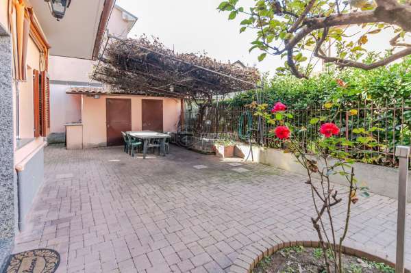 Foto Appartamento in vendita a Bollate