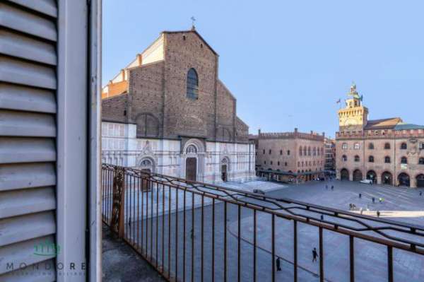 Foto Appartamento in vendita a Bologna - 6 locali 250mq