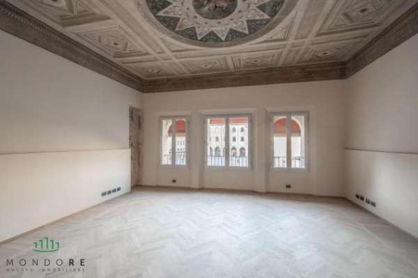 Foto Appartamento in vendita a Bologna - 6 locali 250mq