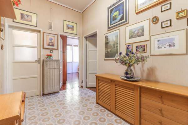Foto Appartamento in vendita a Bologna