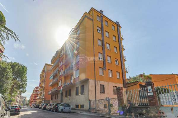 Foto Appartamento in vendita a Bologna
