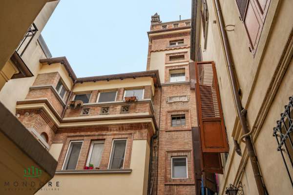 Foto Appartamento in vendita a Bologna