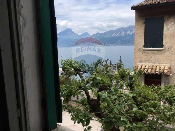 Foto Appartamento in vendita a Brenzone