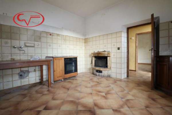 Foto Appartamento in vendita a Bucine - 4 locali 107mq