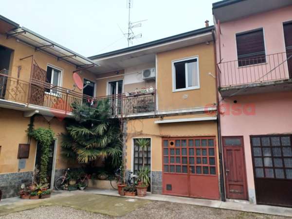 Foto Appartamento in vendita a Buscate