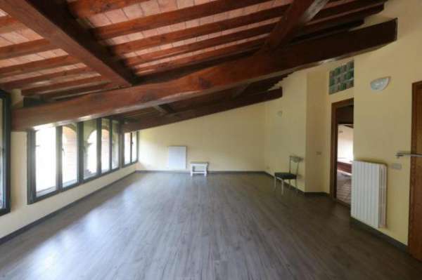 Foto Appartamento in vendita a Buti 160 mq  Rif: 1064576